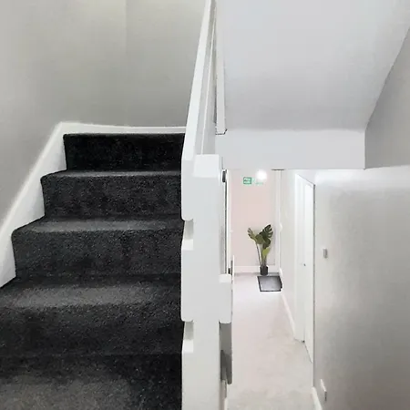 293 Holiday Home- Free On Site Parking Belfast Esterno foto